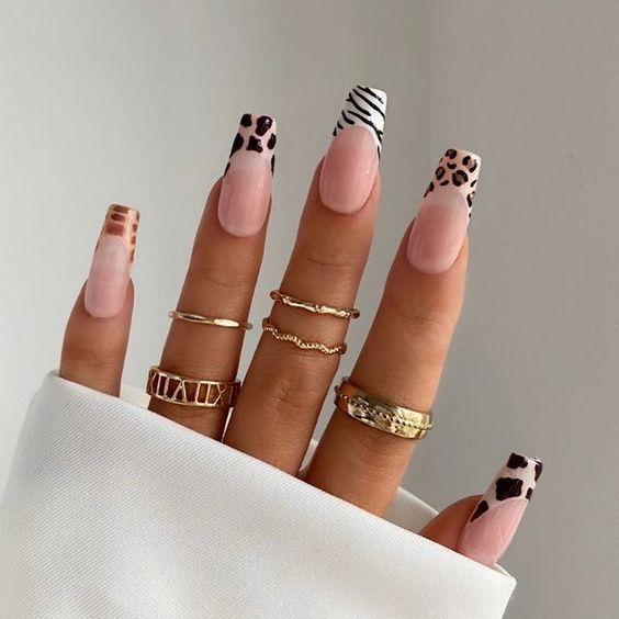 Fall Nails - Ongle minimaliste avec imprimé zèbre et vache sur les pointes