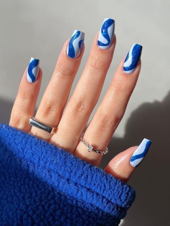 Design abstrait Ongles bleu clair