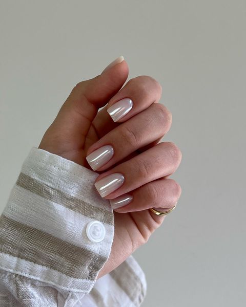 Ongles blancs nacrés