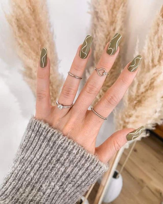 Ongles d’automne - Olive Swirl Nail