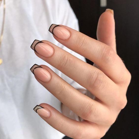 Vernis à ongles de couleur naturelle avec double ligne Astuces françaises nail art sur sClous carrés effilés Hort