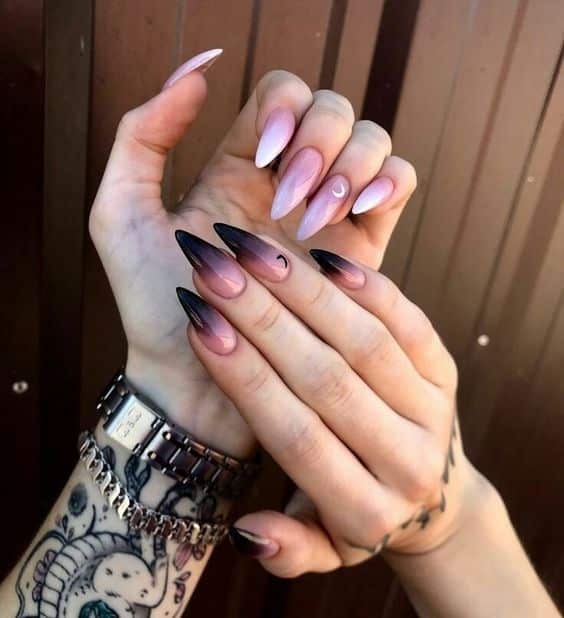 Effet ombré nude à noir saisissant nail art sur ongles longs stiletto