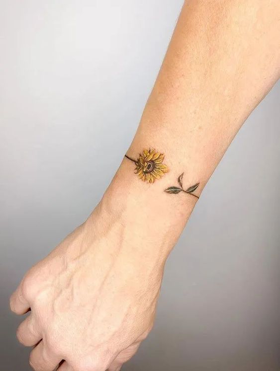 Tatouages ​​​​de fleurs de symbole d’automne 4