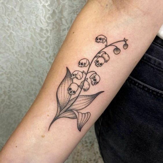 Tatouages ​​​​mignons de saison effrayante 8