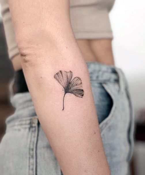 Idées de tatouage d’automne de Ginkgo 4