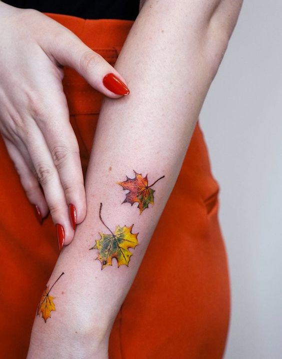 Tatouages ​​​​de feuille d