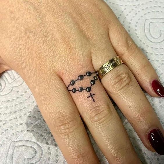 Tatouages ​​​​de Doigt de Rosaire 8